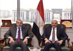 وزير العمل يستقبل وزير الشؤون النيابية والقانونية والتواصل السياسي