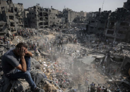 5 شهداء وإصابات في قصف الاحتلال لخيمة تؤوي نازحين في دير البلح ومفترق السرايا في غزة