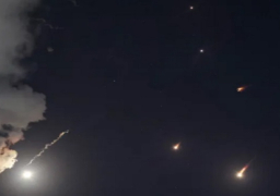 إطلاق عشرات الصواريخ من إيران تجاه إسرائيل