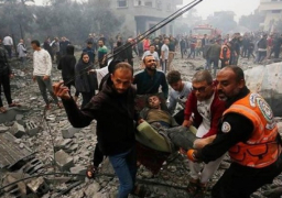 استشهاد 8 فلسطينيين وإصابة آخرين إثر قصف إسرائيلي لمنزل بغزة