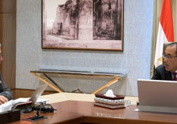 بالصور.. رئيس الوزراء: الدولة تهتم بالمنطقة الاقتصادية لقناة السويس في إطار الاستراتيجية التي تنتهجها لدعم الصناعة