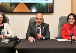 بالصور.. سويلم يبحث مقترح إعداد مشروع إقليمي فى مجال التحلية للإنتاج الكثيف للغذاء