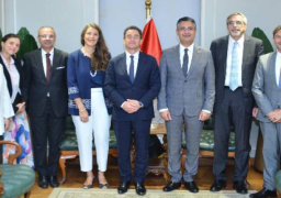 بالصور.. وزير التموين يستقبل السفير الفرنسي لمناقشة سبل تعزيز التعاون المشترك