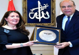بالصور.. وزير الطيران المدني يستقبل سفيرة الولايات المتحدة الأمريكية لبحث أطر التعاون الثنائي بين البلدين