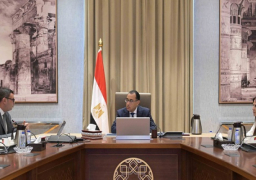 رئيس الوزراء يبحث مع وزير الإسكان آليات طرح وإتاحة الأراضي بالمدن الجديدة