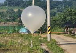 سول: قمامة حملها منطاد كوري شمالي سقطت على المجمع الرئاسي