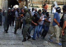 مئات المستوطنين يقتحمون المسجد الأقصى بحماية شرطة الاحتلال الإسرائيلي