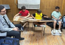 وزير الثقافة يتفقد مركز تنمية المواهب بدار الأوبرا ويشيد بأداء فصل التدريب على آلة القانون