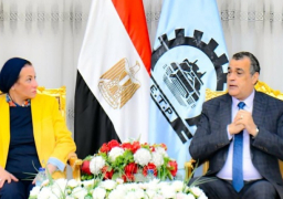 وزيرا الإنتاج الحربي والبيئة يفتتحان مصنع تدوير ألياف الموز لإنتاج عبوات كرتونية صديقة للبيئة