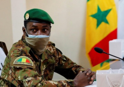 المجلس العسكري في مالي يقيل رئيس الوزراء بسبب انتقاده للنظام