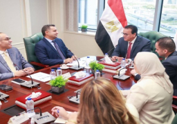 بالصور .. وزير الصحة يؤكد على دعم الدولة للاستثمار الصحي خلال لقائه رئيس مجموعة أندلسية