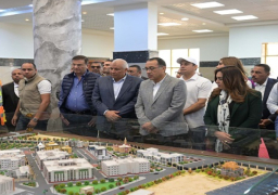 بالصور.. خلال جولته بالوادي الجديد… رئيس الوزراء يتفقد “العاصمة الإدارية الجديدة” بالمحافظة بعد التشغيل التجريبي لعدد من مبانيها