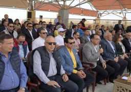 بالصور.. رئيس الوزراء يشهد افتتاح نادي الهجن والفروسية الدولي في الخارجة بالوادي الجديد
