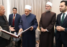 بالصور.. شيخ الأزهر يستقبل رئيس الحكومة الانتقالية في بنجلاديش ويناقشان سُبُل تعزيز التعاون الدعوي والعلمي