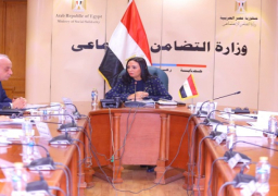 بالصور.. وزيرة التضامن تجتمع بمجلس إدارة “صندوق عطاء” بتشكيله الجديد