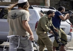 مستعمرون يهاجمون منازل ويحرقون مركبات وغرفا زراعية في نابلس