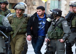 قوات الاحتلال الإسرائيلي تعتقل 10 فلسطينيين من الضفة الغربية