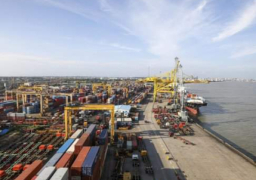 لأول مرة منذ 5 عقود.. سفينة باكستانية ترسو في ميناء ببنجلاديش