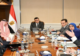 وزير الإسكان يناقش مع المستثمر السعودي الشيخ حسن الشربتلي فرص التعاون والموقف التنفيذي لعدة مشروعات