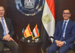 وزير الاستثمار يبحث مع السفير الإسباني بالقاهرة سبل تعزيز العلاقات الاقتصادية