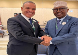 وزير الخارجية والهجرة يلتقي مع وزير خارجية الصومال في الرياض