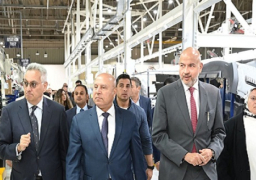 وزير الصناعة: إطلاق خطوط تصنيع “إكسيد” يحول مصر لمركز صناعي إقليمي