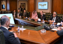 وزير الطيران المدني يبحث مع عدد من ممثلي شركات الطيران العاملة بمصر أوجه التعاون المشترك