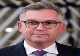 الاتحاد الأوروبى يدرس تحفيز العودة الطوعية للاجئين السوريين بالمال