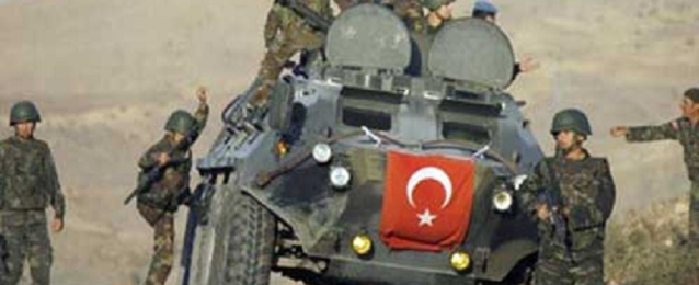 الجيش التركي يعزز تواجده العسكري على الحدود مع سوريا