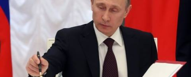 «بوتين» يوقع على مشروع قانون للحد من «الألفاظ البذيئة» في الإعلام