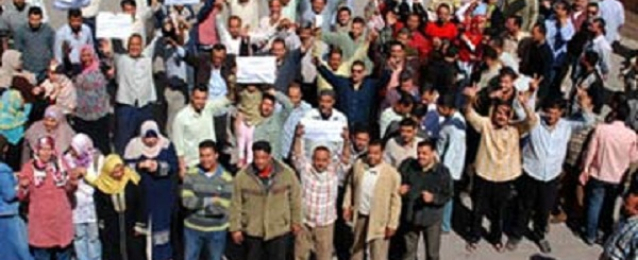 عمال “بلاتنيوم” يواصلون إضرابهم لليوم الخامس وتأمين ميناء السخنة