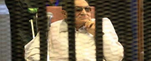 مصدر أمني: صرف ” البدل الزرقاء ” لمبارك ونجليه بعد إدانتهم