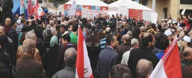 إضراب عام في لبنان احتجاجا على فشل إقرار زيادة الرواتب