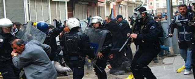 الشرطة التركية تغلق متنزه جيزي قبل مظاهرة مقرر القيام بها