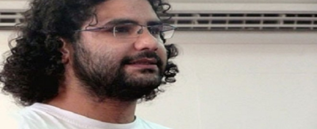 وقف محاكمة علاء عبد الفتاح و 24 آخرين لحين الفصل في رد المحكمة