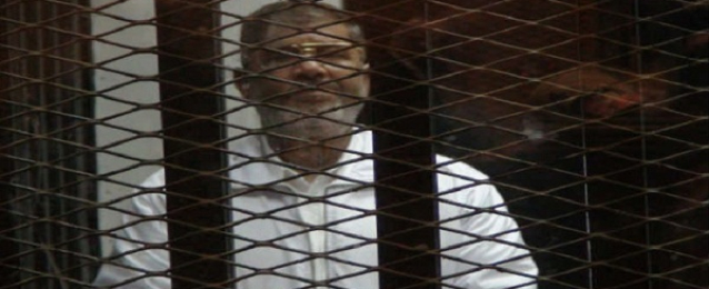 تأجيل محاكمة مرسي و130 آخرين في “وادي النطرون” إلى 15 يونيو إداريا