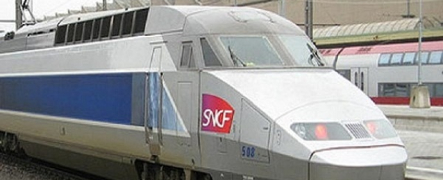 عمال السكك الحديدية فى فرنسا يواصلون اضرابهم لليوم التاسع