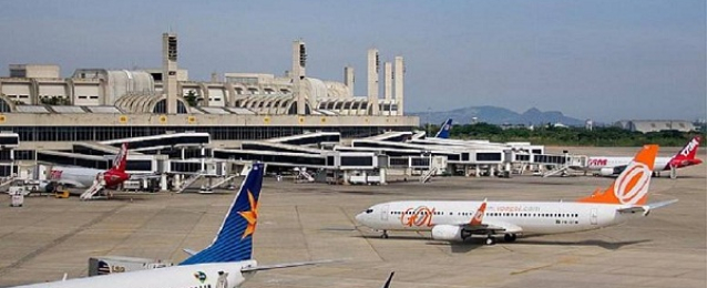 عمال مطار “ريو دى جانيرو” يضربون عن العمل قبيل ساعات من انطلاق المونديال