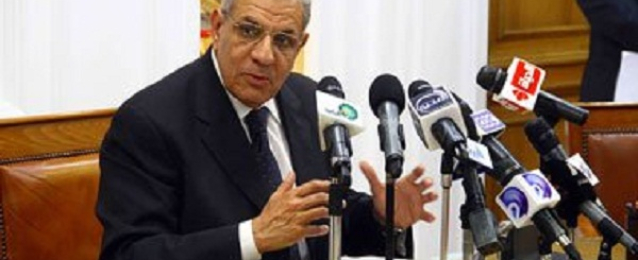 محلب يقدم استقالة حكومته إلي الرئيس عبد الفتاح السيسي