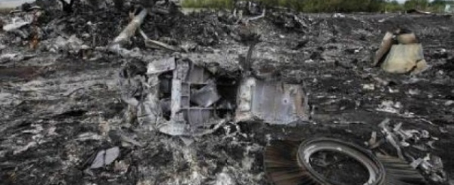 فرق الإنقاذ بأوكرانيا تعثر على 251 جثة في موقع تحطم الطائرة الماليزية