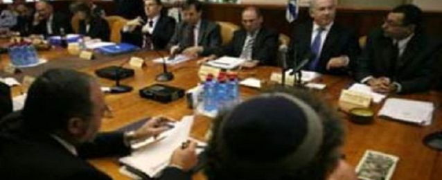 مجلس الوزراء الإسرائيلي المصغر يرفض بالإجماع صيغة كيري لوقف إطلاق النار