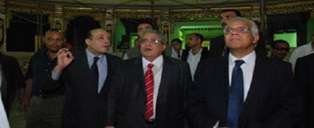 محافظ القاهرة ووزير الثقافة يتفقدان اعمال تطوير المسرح القومي