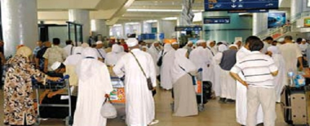 مصر للطيران تعفي المعتمرين من رسوم تغيير الحجوزات