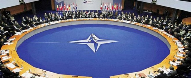 الناتو يدعو روسيا لوقف “أعمالها العسكرية غير المشروعة” في أوكرانيا