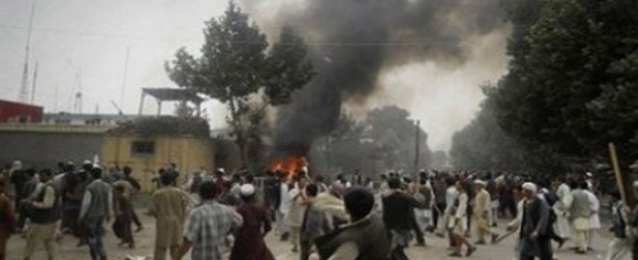مئات المصابين في اشتباكات خلال احتجاجات سياسية في باكستان