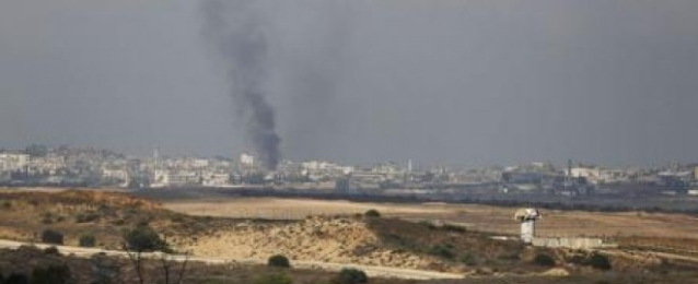 غارات إسرائيلية على غزة تقتل فلسطينيين اثنين وتصيب 20
