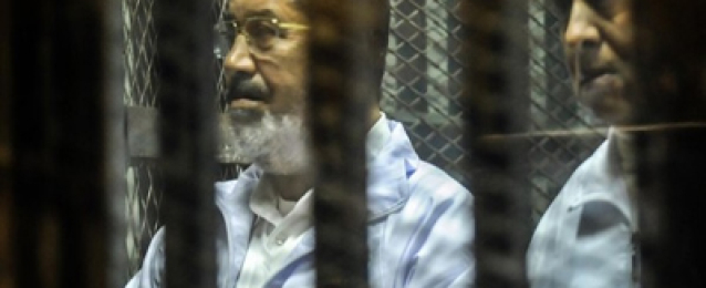 تأجيل محاكمة مرسي و 130 آخرين في قضية “وادي النطرون” إلى 15 سبتمبر