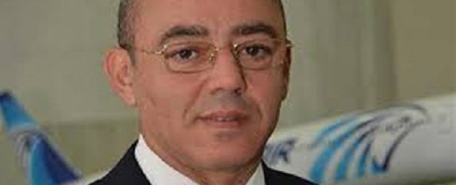 وزيرالطيران المدني: استمرار الجسر الجوي لعودة المصريين من ليبيا