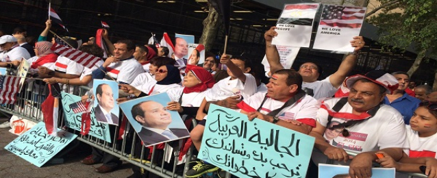مظاهرات حاشدة للجاليات المصرية والعربية أمام الامم المتحدة تأييدا للرئيس السيسي