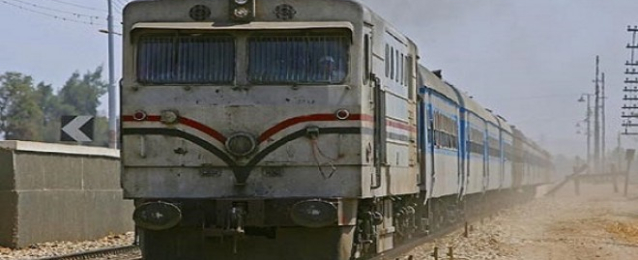 توقف حركة القطارات إثر العثور على قنبلة بشريط السكة الحديد بالمنيا